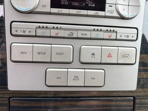 Used 2009 Lincoln Navigator 4WD image 21