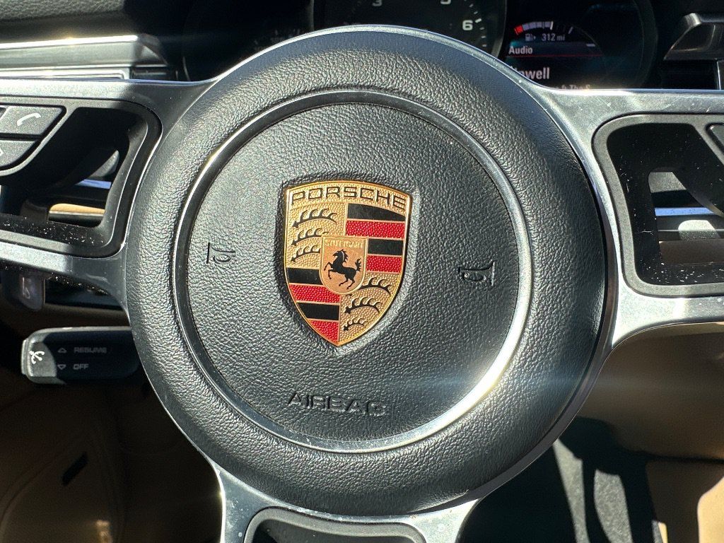 Used 2018 Porsche Macan AWD/4WD image 40