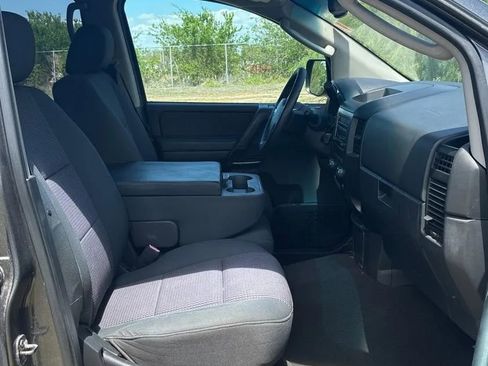 Used 2009 Nissan Titan SE w/ SE Drivers Convenience Pkg image 9