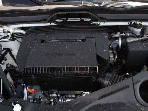 Used 2025 Honda Pilot Touring image 30