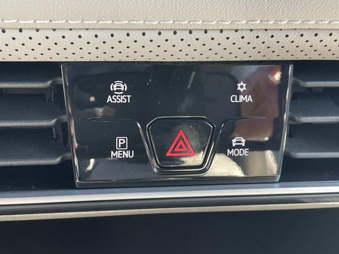 New 2026 Volkswagen Atlas SE FWD image 28