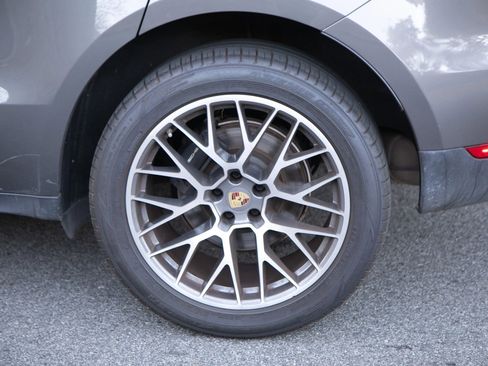 Used 2018 Porsche Macan Sport Edition image 12