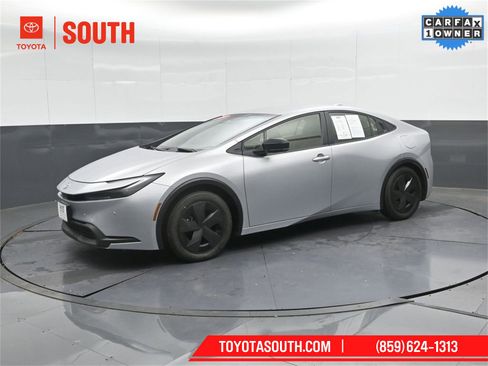 Used 2024 Toyota Prius LE image 7