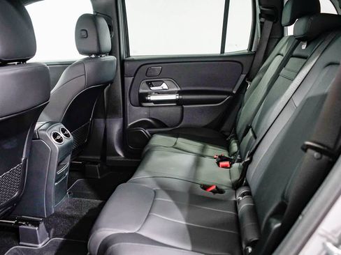 Used 2026 Mercedes-Benz GLB 250 image 17