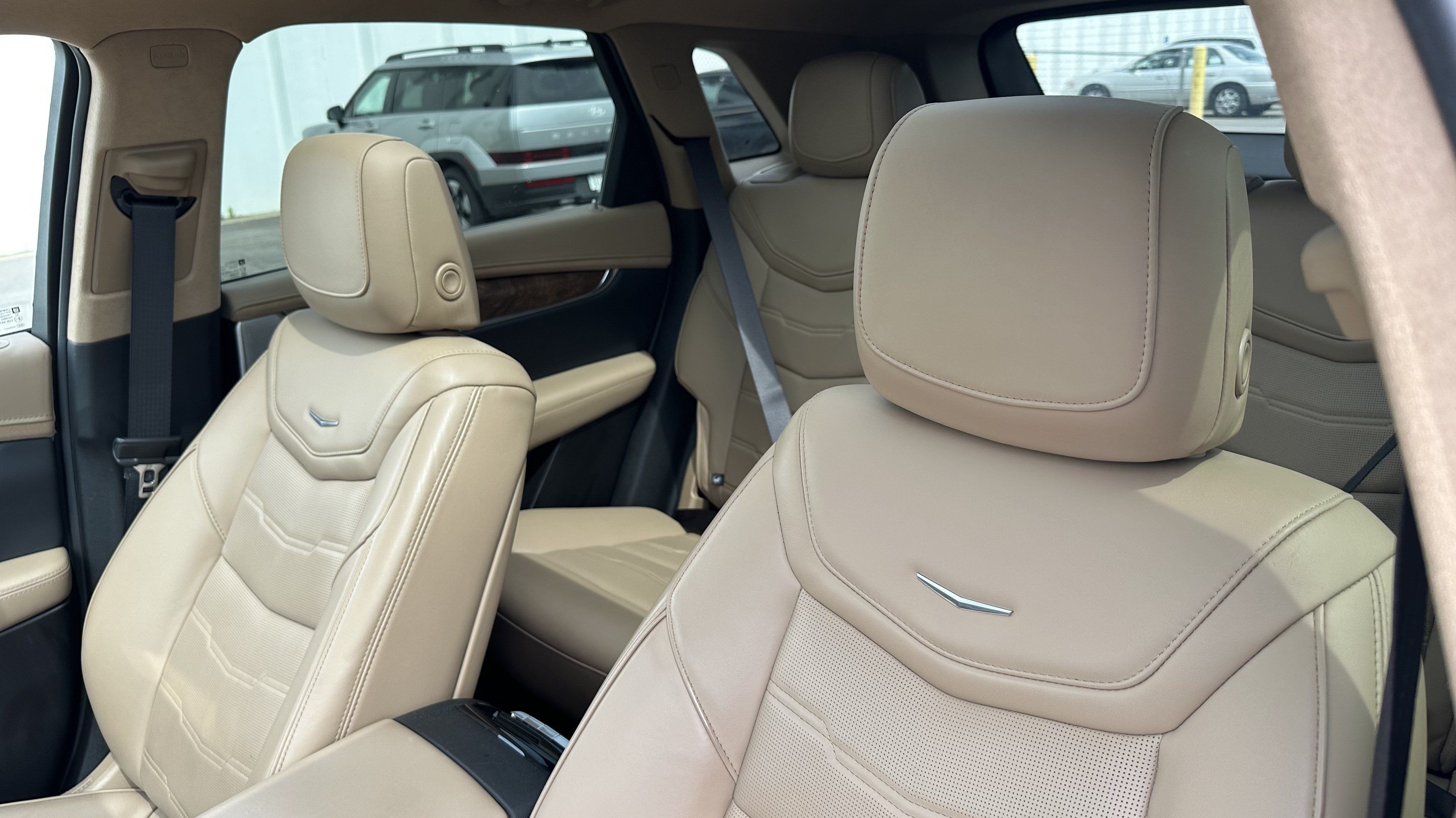 Used 2021 Cadillac XT5 Sportv w/ Platinum Package AWD/4WD image 18