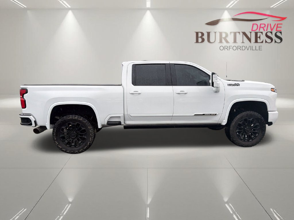 Used 2024 Chevrolet Silverado 2500 High Country w/ High Country Premium Package AWD/4WD image 9