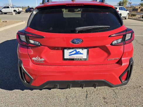 Used 2024 Subaru Crosstrek 2.0i Premium image 4