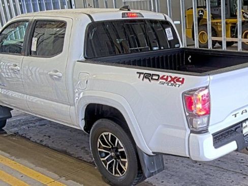 Used 2023 Toyota Tacoma TRD Sport image 3