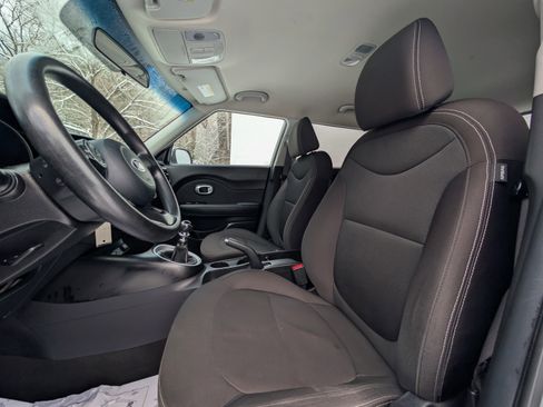 Used 2018 Kia Soul image 27