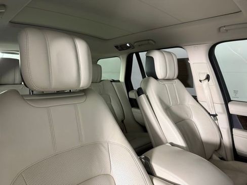 Used 2020 Land Rover Range Rover HSE image 32