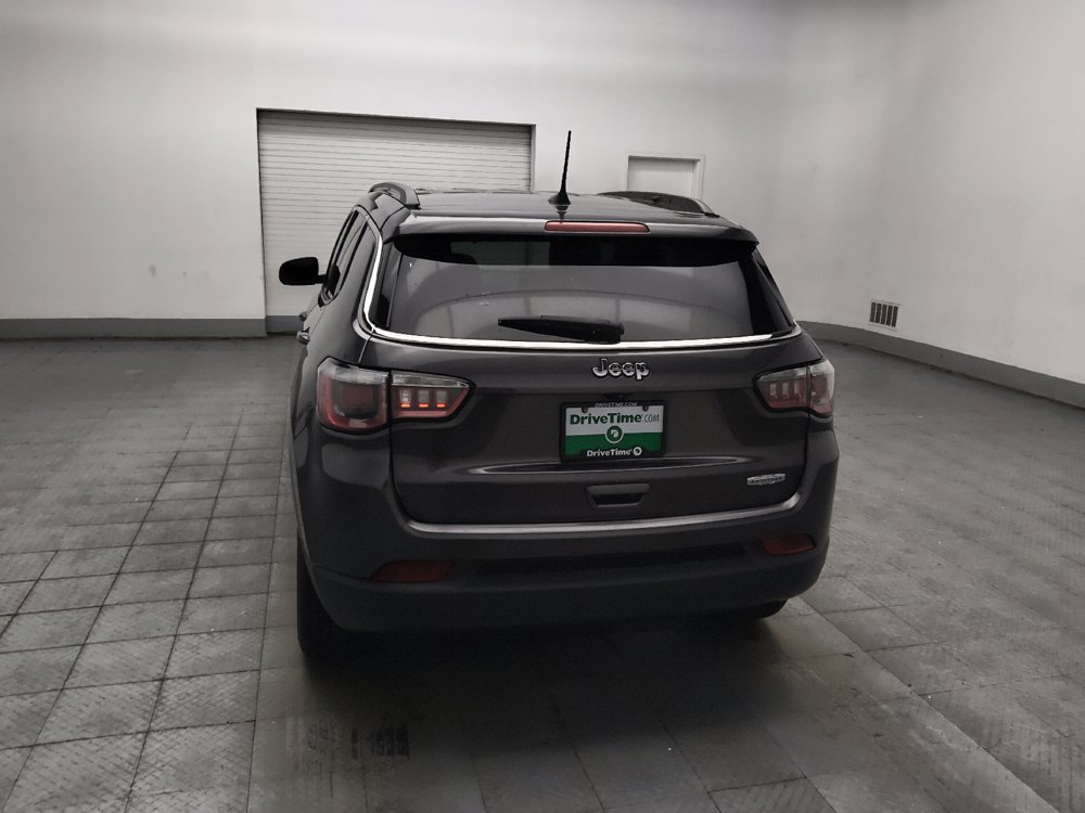 Used 2019 Jeep Compass Latitude FWD image 6