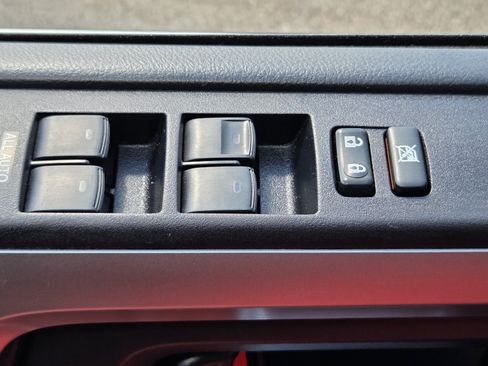 Used 2018 Toyota 4Runner Limited AWD/4WD image 29