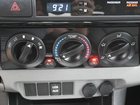 Used 2012 Toyota Tacoma 4x4 Double Cab w/ SR5 Pkg image 22