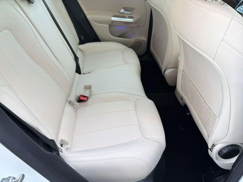 Certified 2022 Mercedes-Benz GLA 250 4MATIC image 31