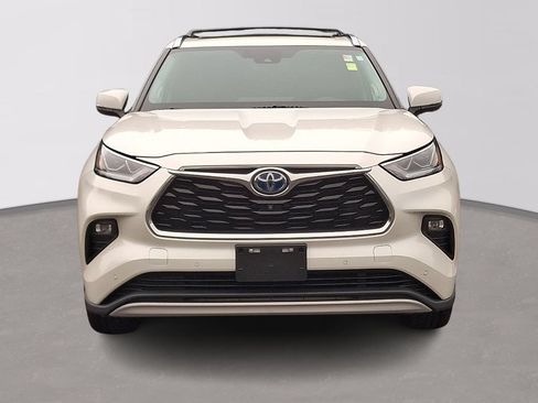 Used 2021 Toyota Highlander Platinum AWD/4WD image 2