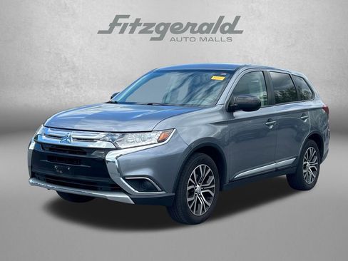 Used 2018 Mitsubishi Outlander ES image 2