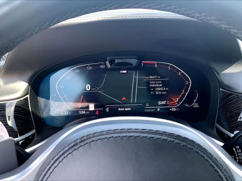 Used 2021 BMW 750i xDrive w/ Executive Package image 24