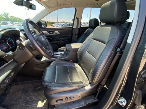 Used 2020 Chevrolet Traverse LT w/ LPO, Blackout Package AWD/4WD image 10