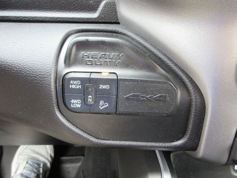 Used 2024 RAM 2500 Big Horn w/ Off Road Package AWD/4WD image 30