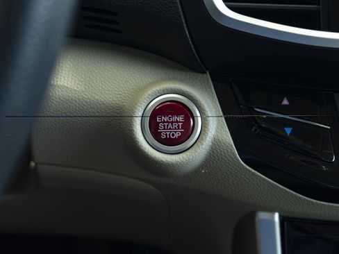 Used 2016 Honda Accord EX image 23