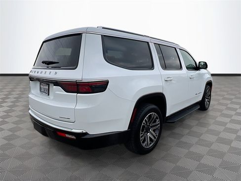 Used 2024 Jeep Wagoneer Series II w/ Flexible Seating Group image 7