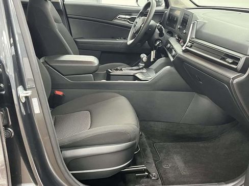 Used 2024 Kia Sportage LX image 25