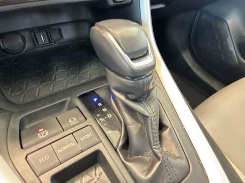 Used 2021 Toyota RAV4 XLE Premium FWD image 35
