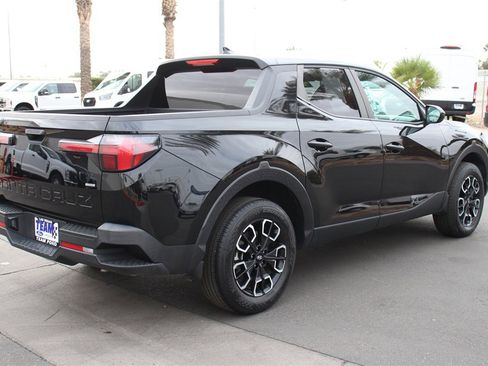 Used 2023 Hyundai Santa Cruz SE w/ Cargo Package image 8