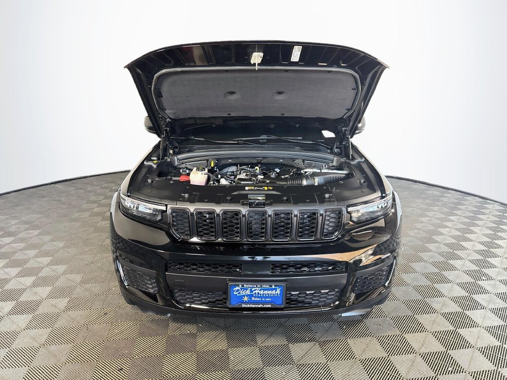 Used 2024 Jeep Grand Cherokee L Altitude AWD/4WD image 22