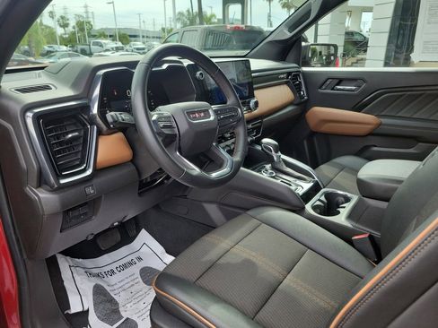 Used 2023 GMC Canyon AT4 w/ Canyon Safety Plus Package AWD/4WD image 17