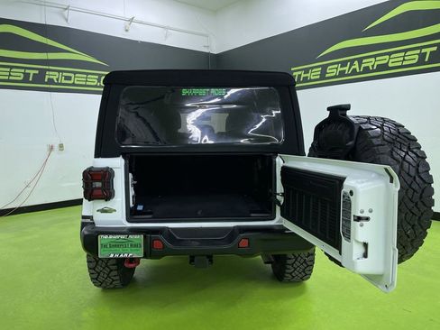 Used 2018 Jeep Wrangler Unlimited Rubicon image 9