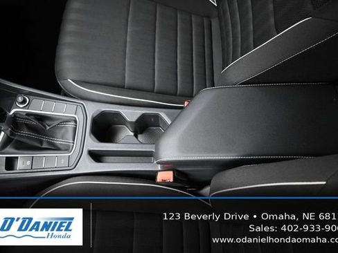 Used 2024 Volkswagen Jetta Sport FWD image 33
