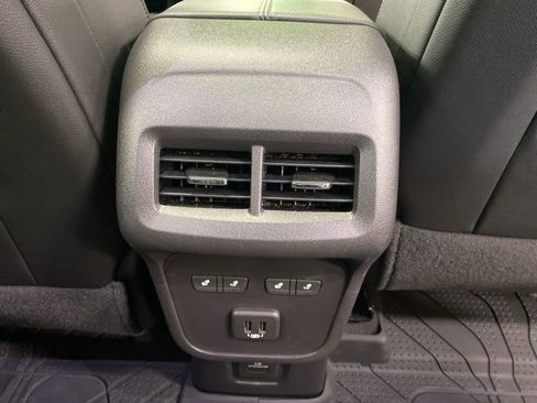 Certified 2024 Chevrolet Equinox Premier image 20