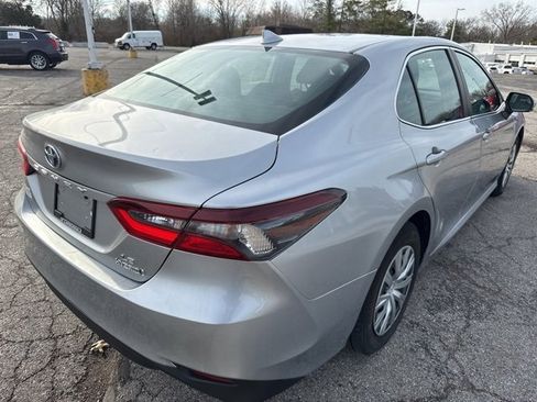 Used 2022 Toyota Camry LE image 6