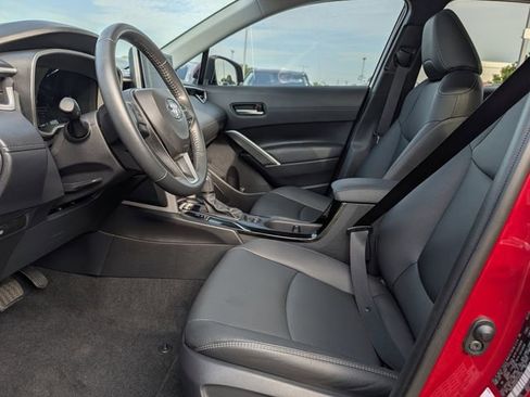 Used 2024 Toyota Corolla Cross XLE w/ Convenience Package FWD image 26