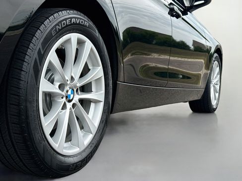 Used 2016 BMW 320i xDrive Sedan AWD/4WD image 9