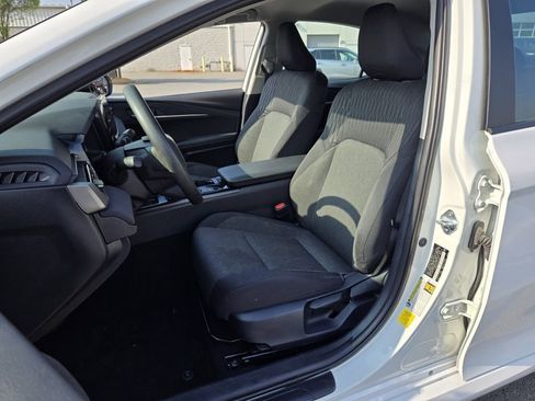 Used 2025 Toyota Camry LE FWD image 9
