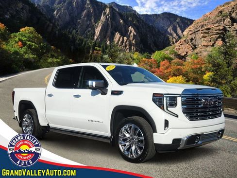 Used 2024 GMC Sierra 1500 Denali w/ Denali Reserve Package AWD/4WD image 1