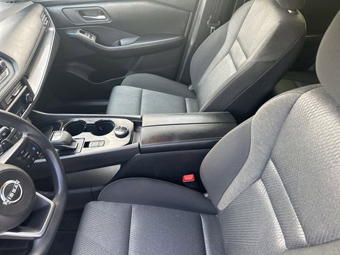 Used 2024 Nissan Rogue SV image 10