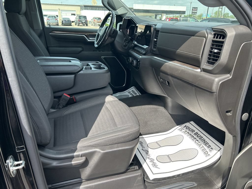 Used 2022 Chevrolet Silverado 1500 LT AWD/4WD image 16