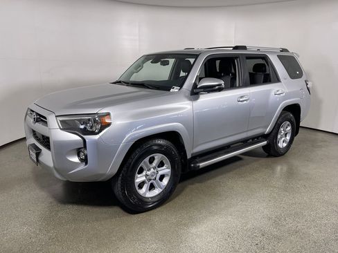 Certified 2022 Toyota 4Runner SR5 Premium w/ Moonroof Package RWD image 7