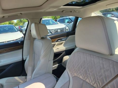 Used 2016 BMW 750i xDrive AWD/4WD image 17