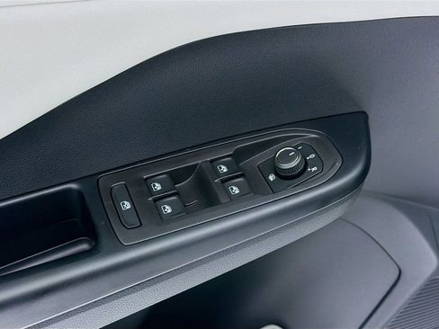 New 2026 Volkswagen Taos SE AWD/4WD image 18