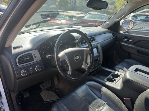 Used 2011 Chevrolet Tahoe LT w/ Luxury Package AWD/4WD image 18