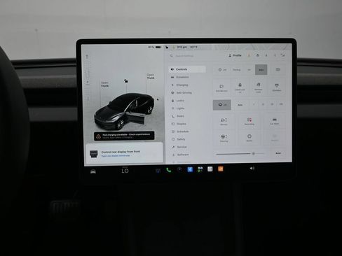 Used 2024 Tesla Model 3 Standard Range RWD image 23