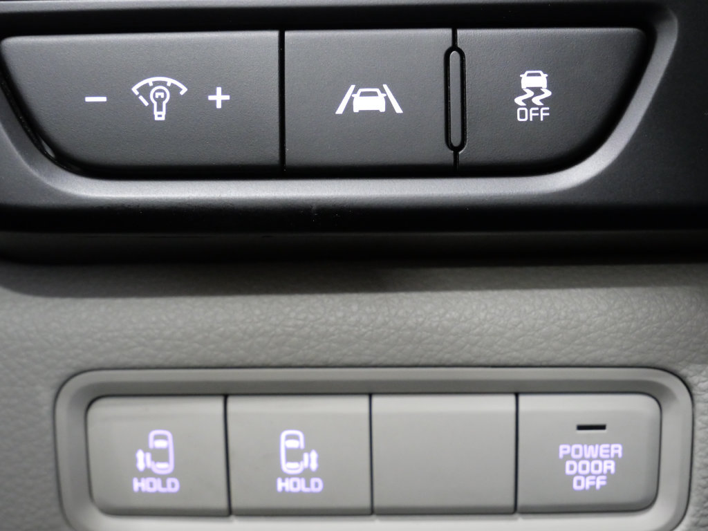 Used 2024 Kia Carnival LX FWD image 14