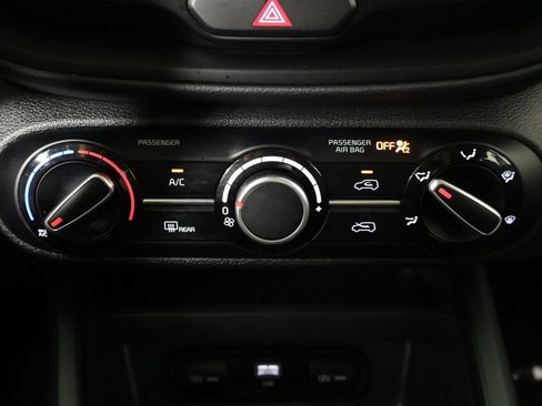 Used 2025 Kia Soul LX FWD image 42