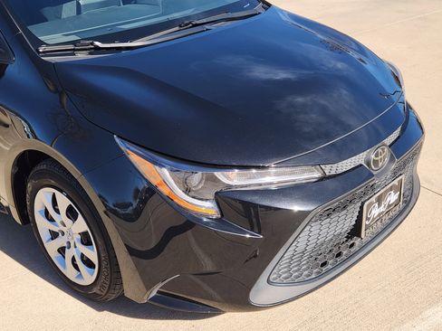 Used 2022 Toyota Corolla LE image 7