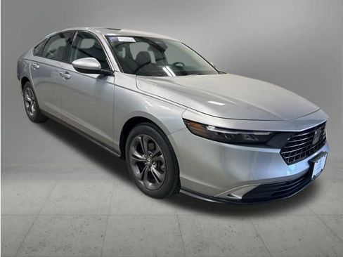 Certified 2023 Honda Accord EX image 5
