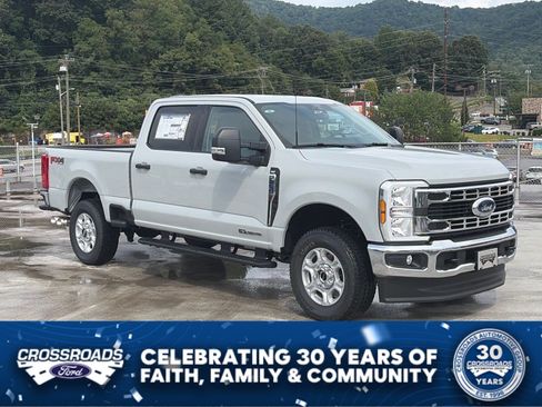 New 2026 Ford F250 XLT w/ FX4 Off-Road Package AWD/4WD image 1